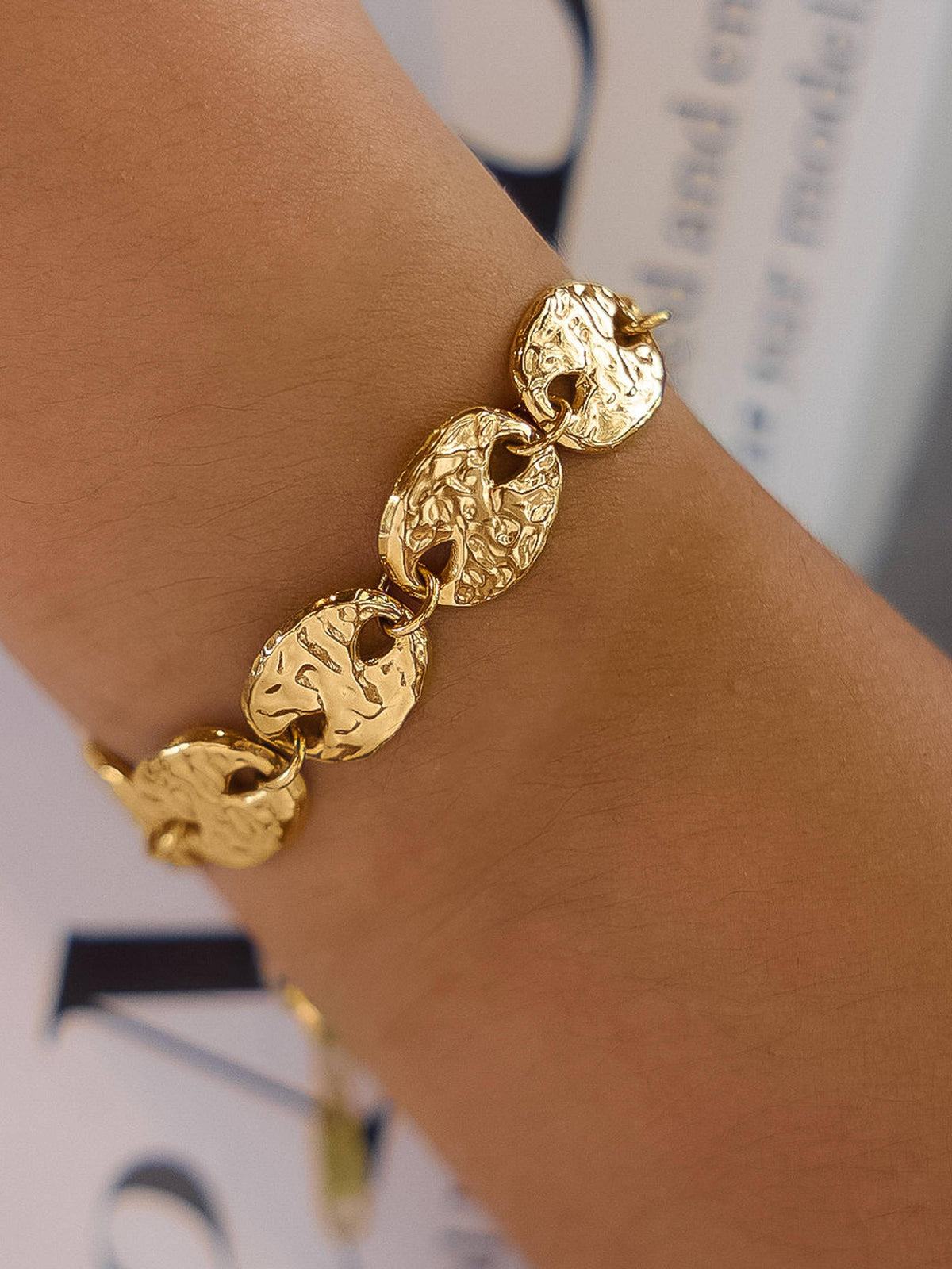Bowie 18K Gold Non-Tarnish Hammered Disc Chain Bracelet: Yellow Gold