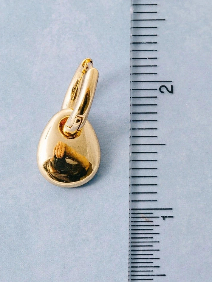 KEEPIN' IT SIMPLE CHARM HUGGIE