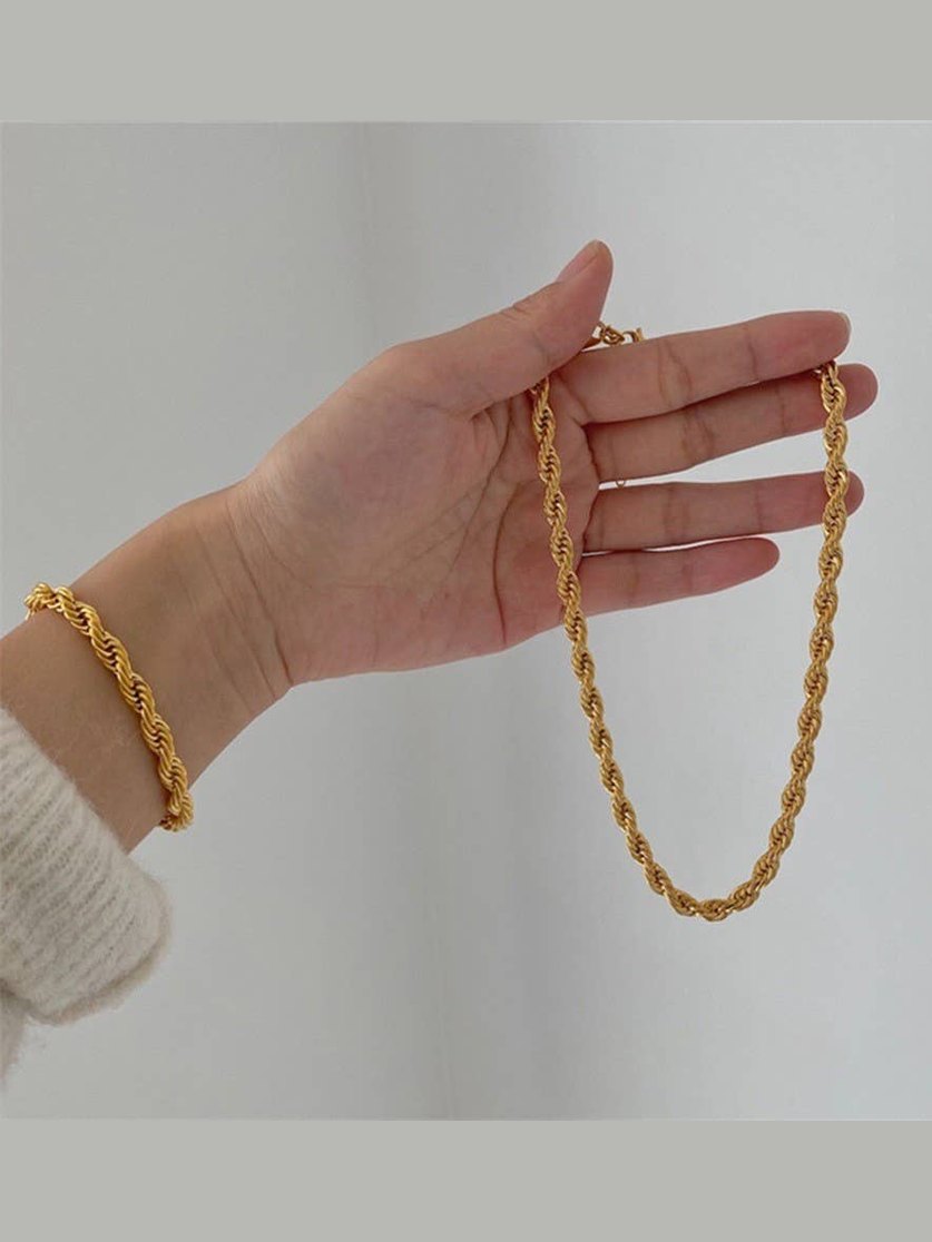 HEAT WAVE WATERPROOF ROPE CHAIN GOLD
