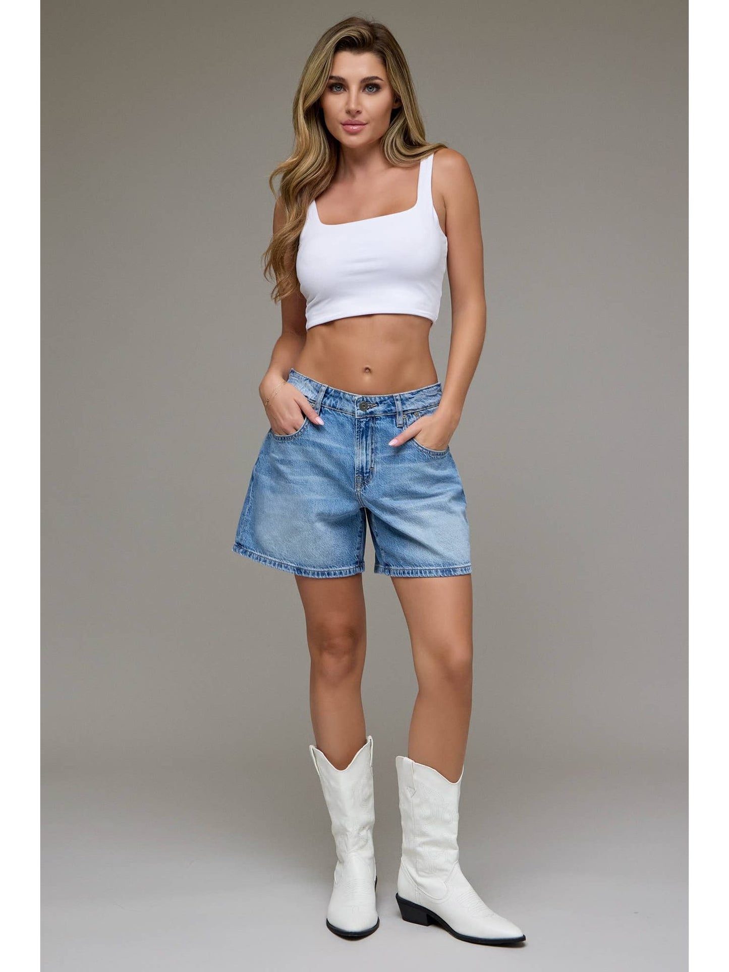 Morgan Medium Wash Classic 5" Inseam Barrel Shorts