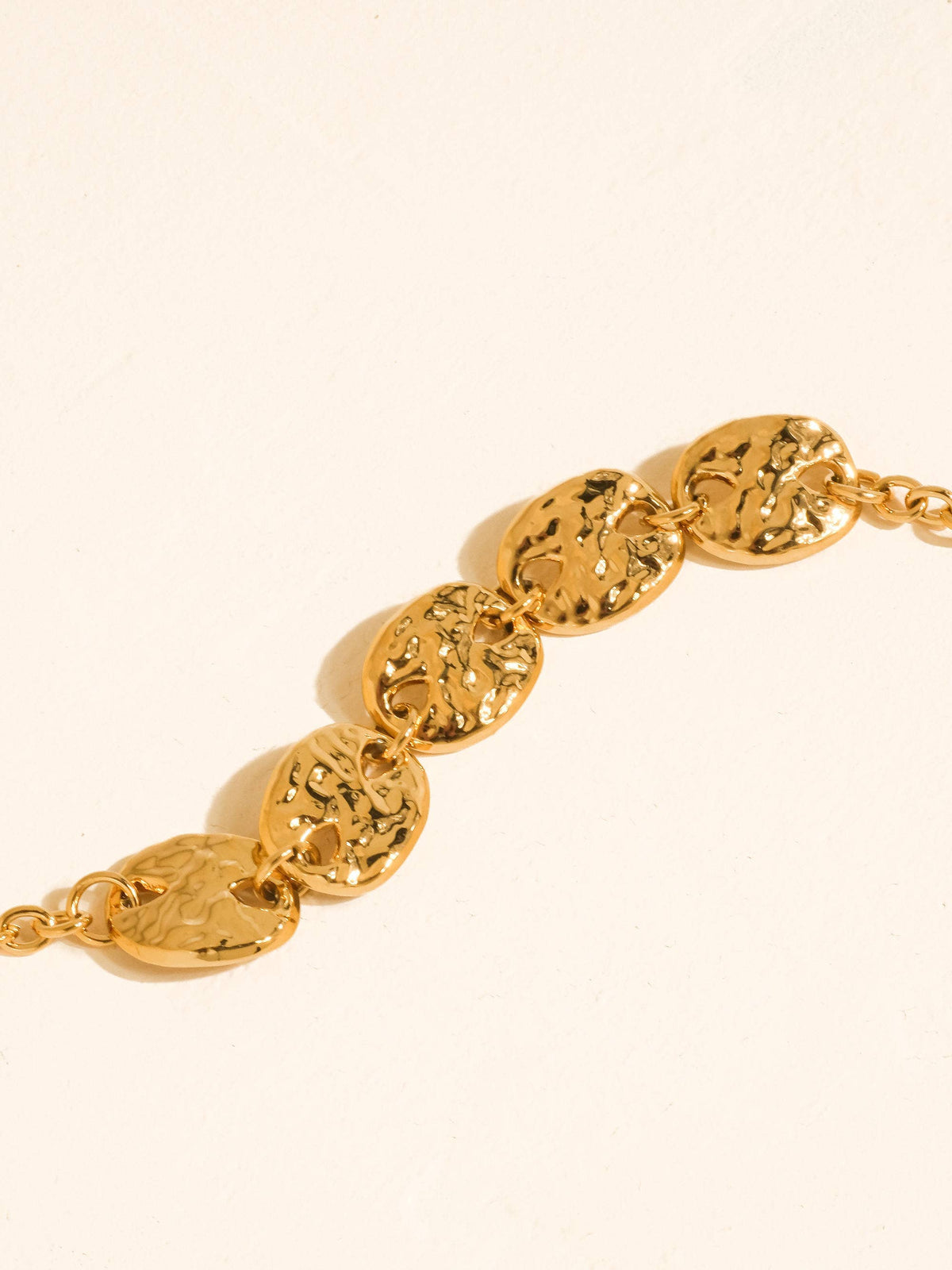 Bowie 18K Gold Non-Tarnish Hammered Disc Chain Bracelet: Yellow Gold