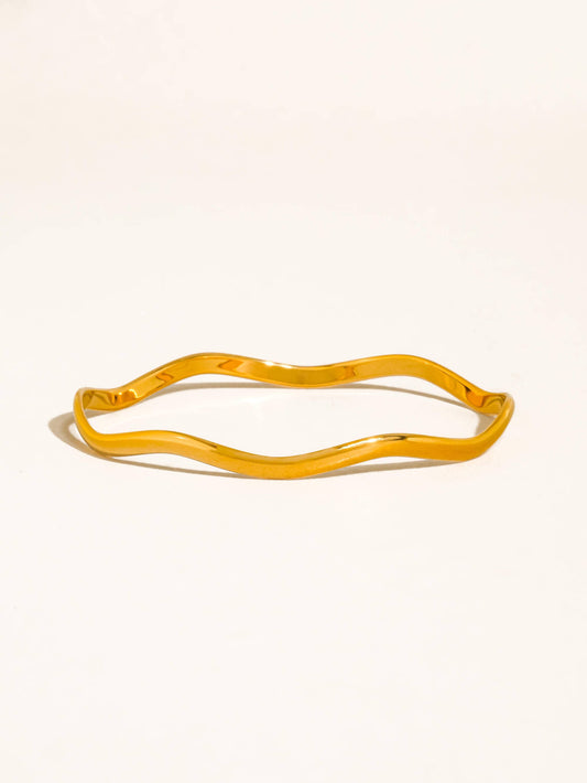 Kennedy 18K Gold Non-Tarnish Sculptural Wave Bangle Bracelet: Yellow Gold