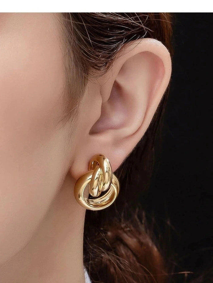 TAKE NOTES DOOR KNOCKER EARRINGS GOLD