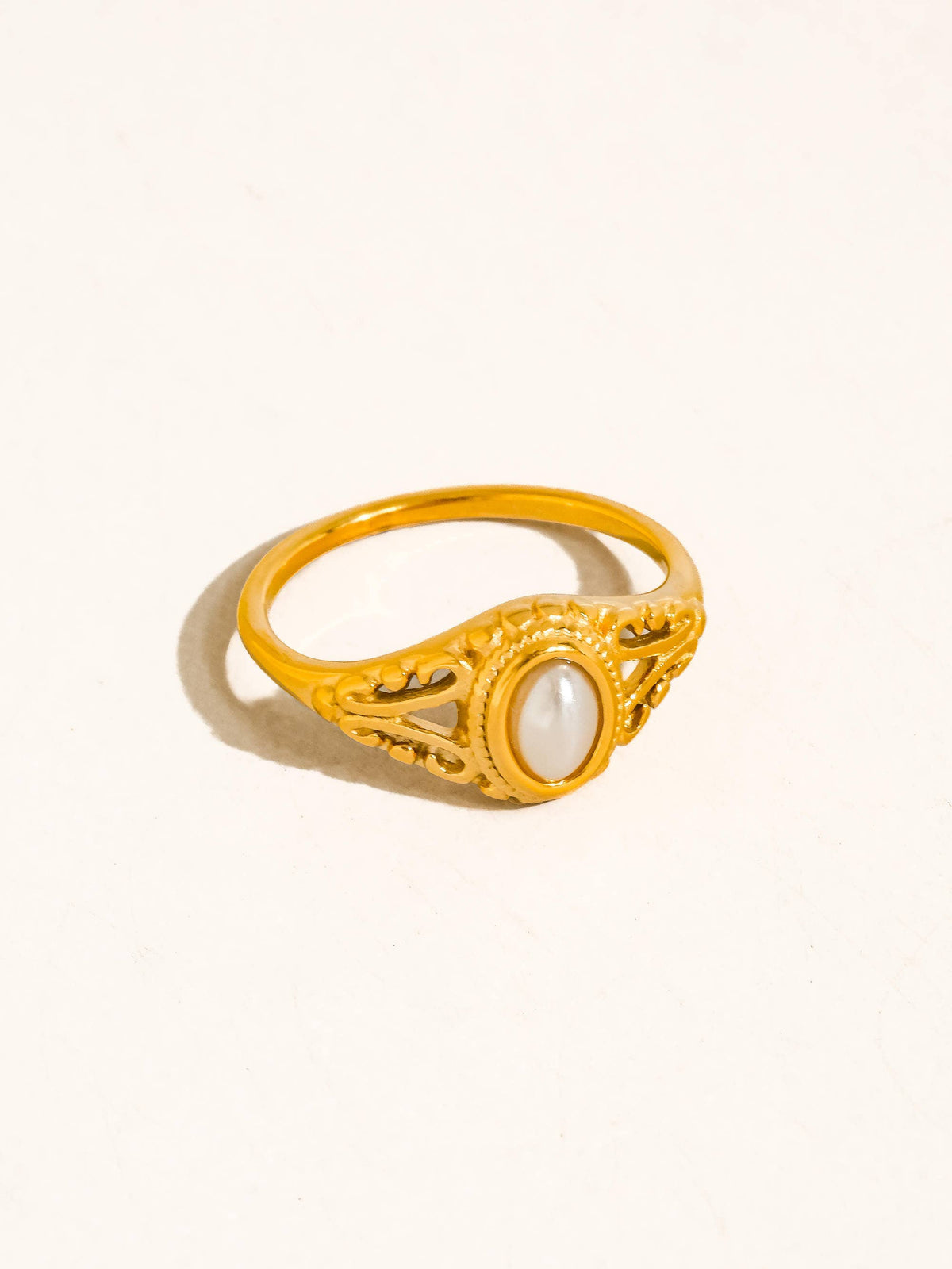 Blois 18K Gold Non-Tarnish Vintage Pearl Filigree Ring: Yellow Gold