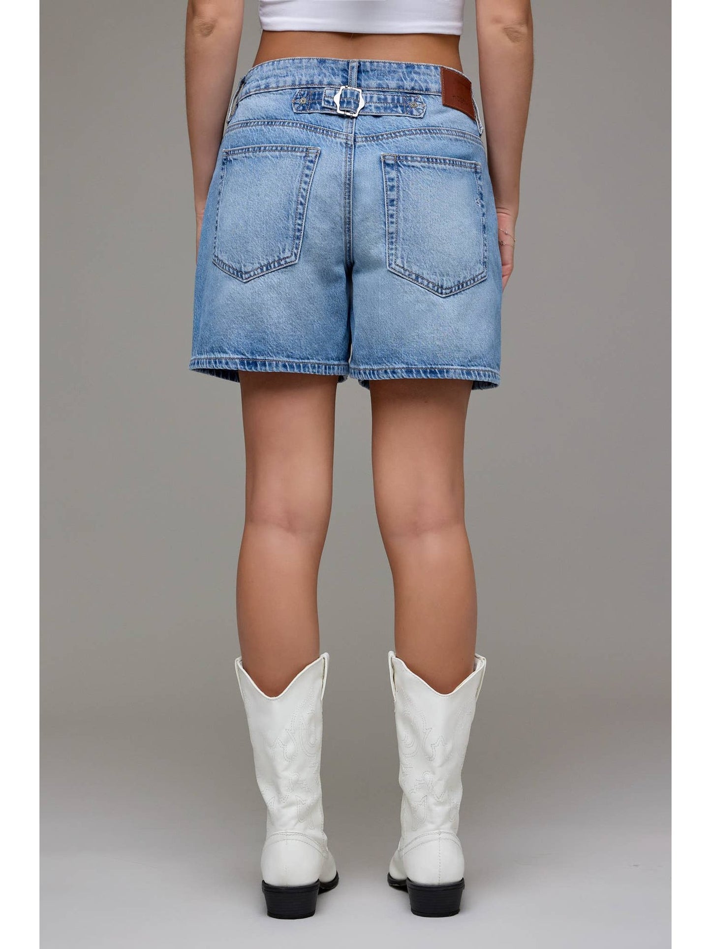 Morgan Medium Wash Classic 5" Inseam Barrel Shorts