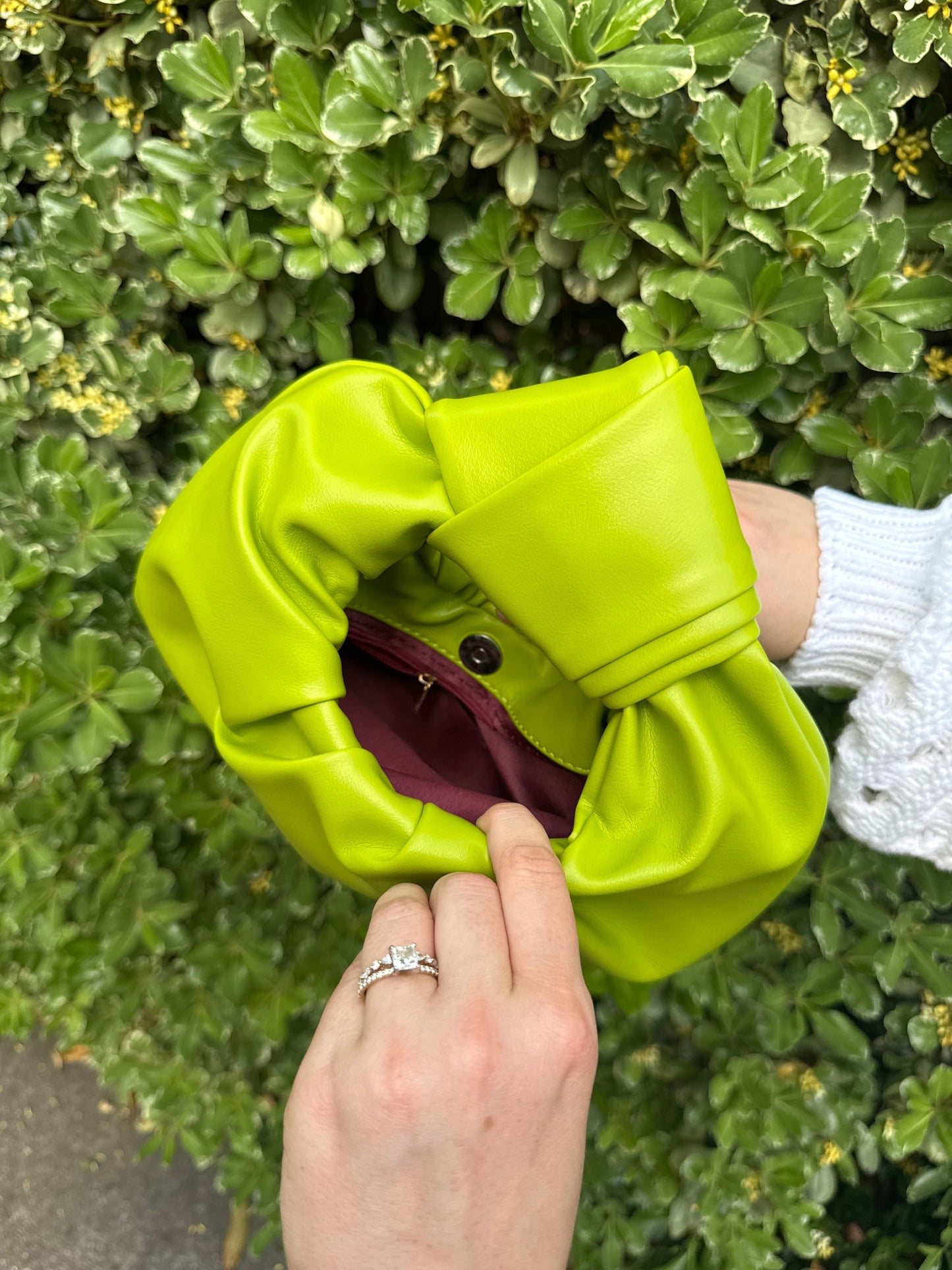 KIERSTI KNOTTED CLUTCH