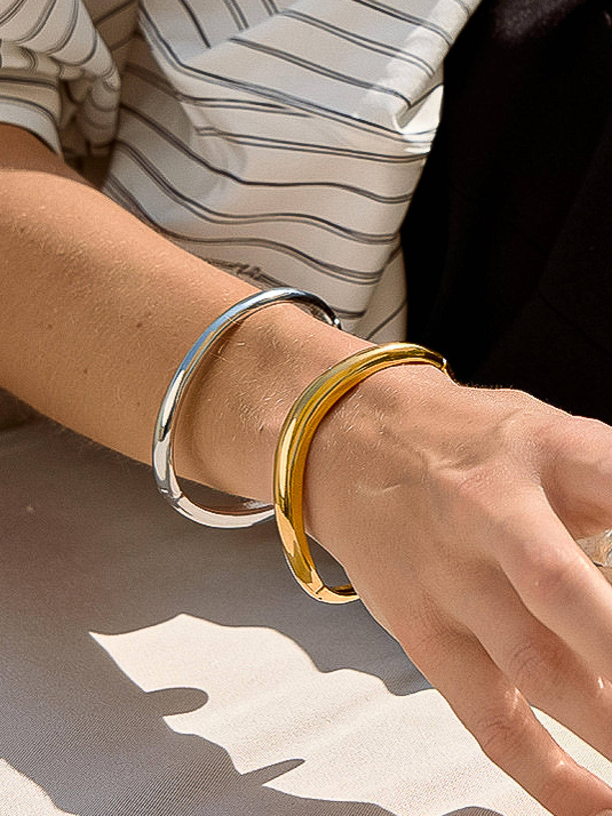 Mathieu 18K Gold Non-Tarnish Sculptural Bangle Bracelet: Yellow Gold