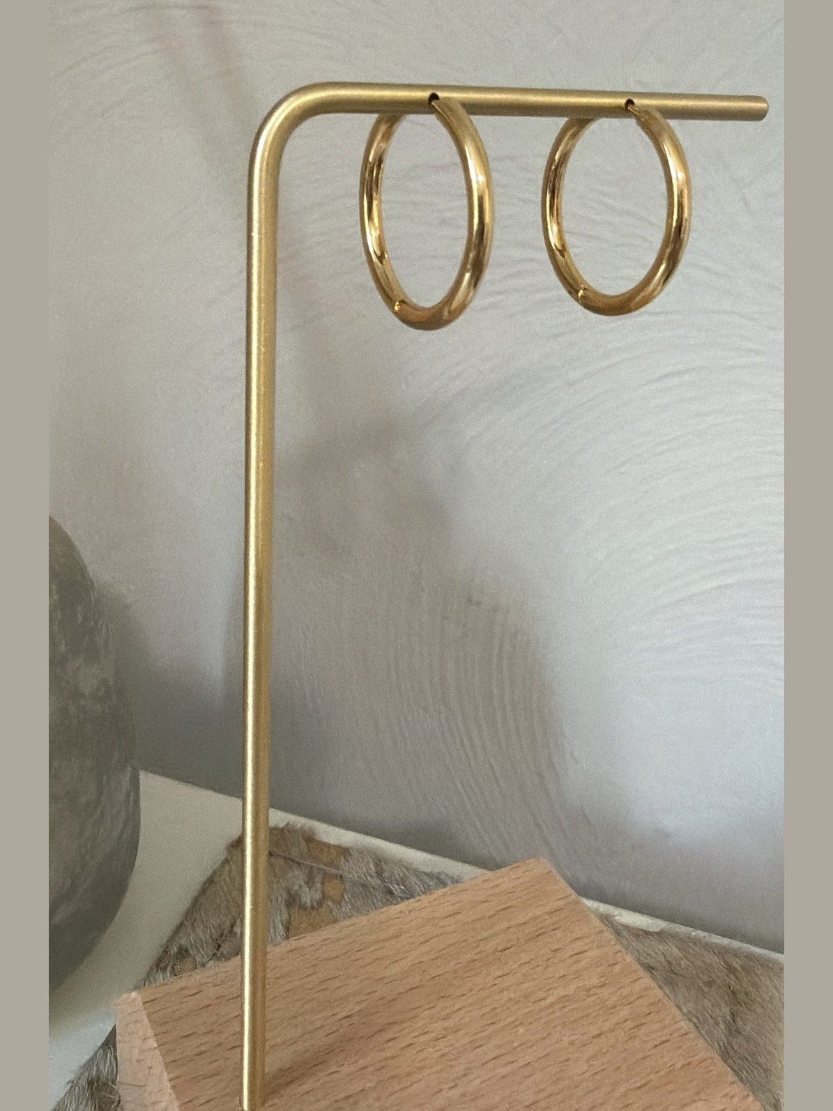 KEEP IT SIMPLE LARGE HOOP GOLD