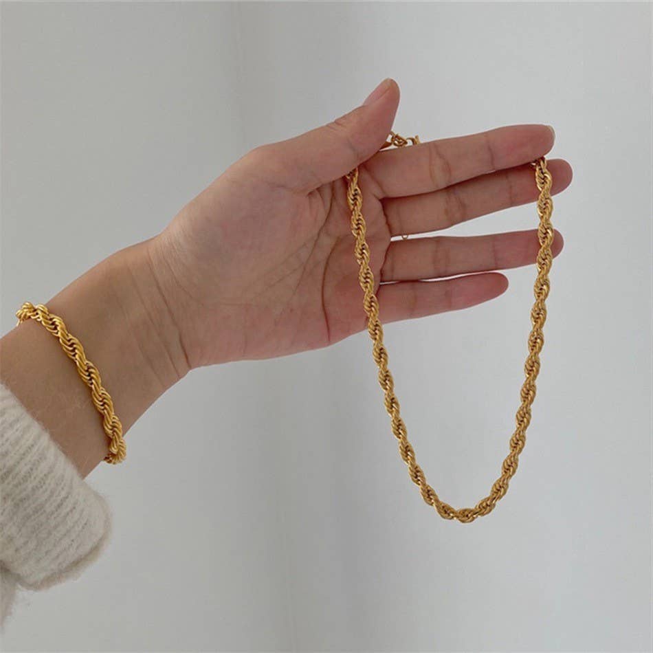 HEAT WAVE WATERPROOF ROPE CHAIN GOLD